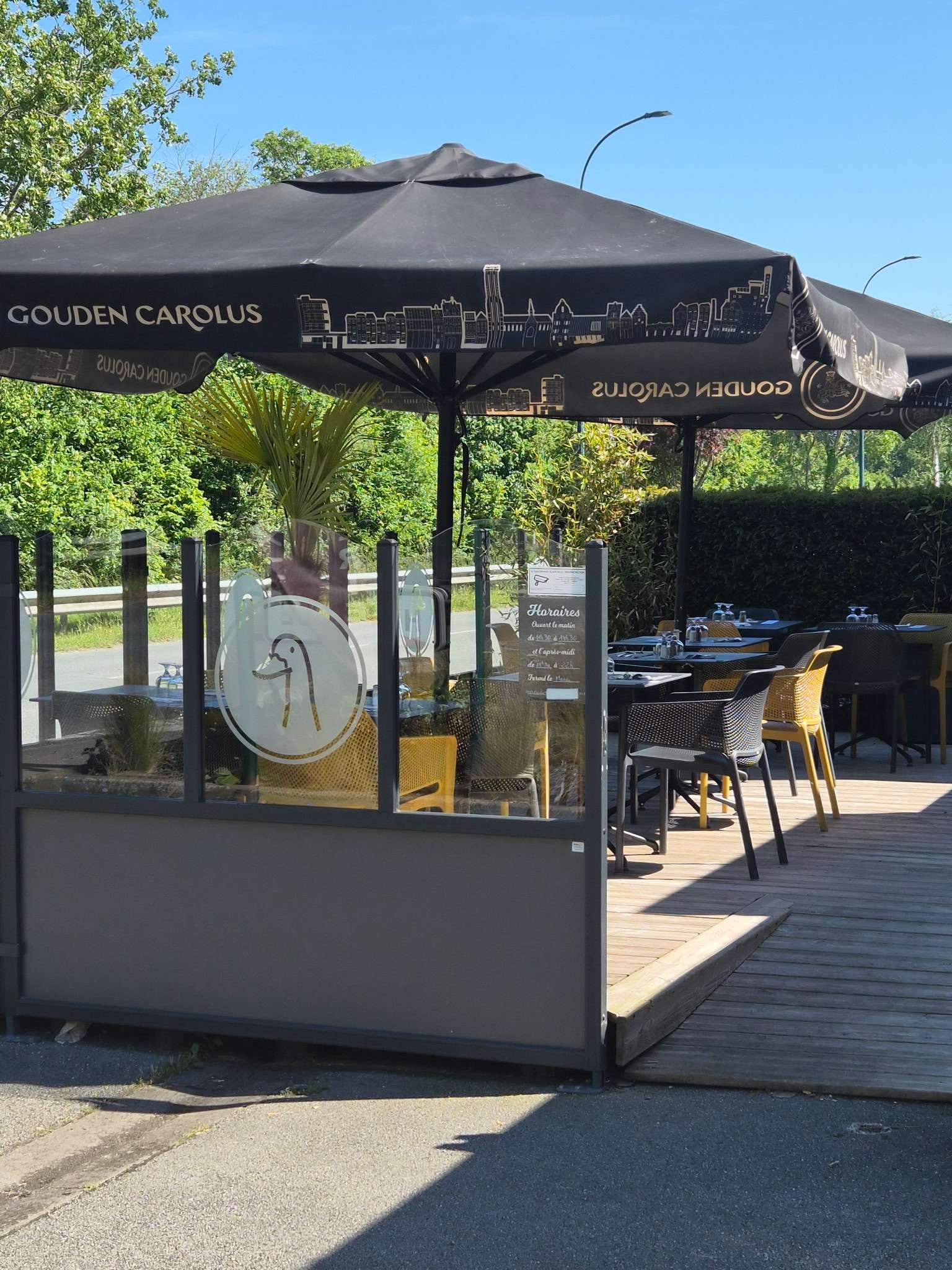 Salle du restaurant Aux mille oies Bergues, ambiance chaleureuse